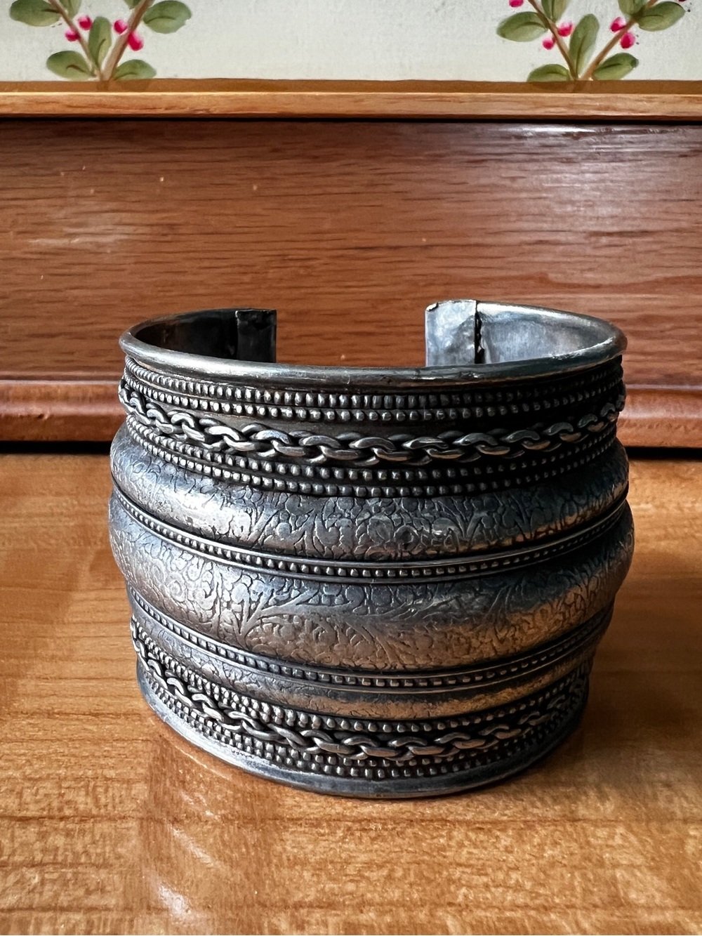 Vintage Metal Boho Wide Cuff Bracelet Etched Floral Motif Chain Trim